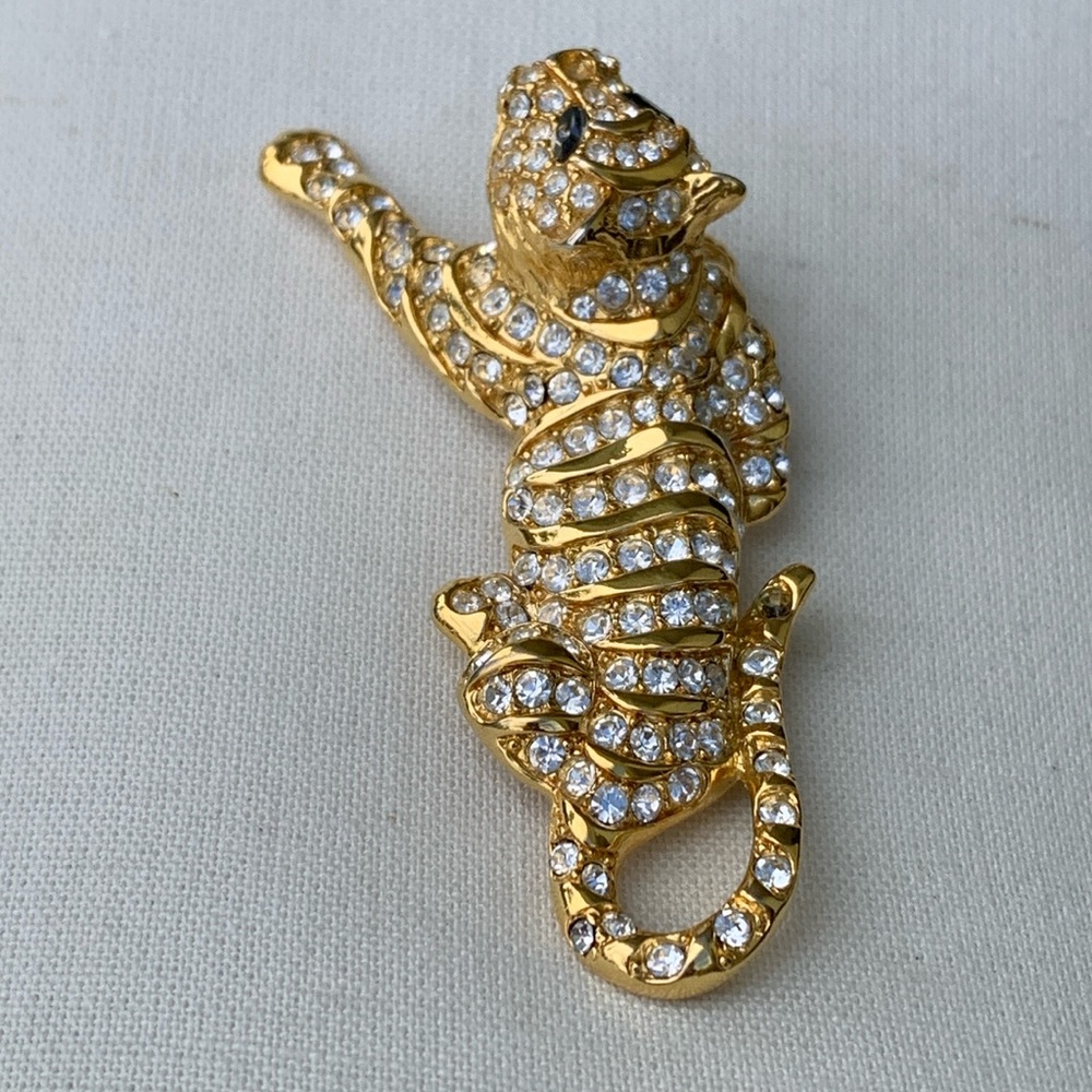 Vintage Trifari 1991 Rare gold tone pave limited edition crystal tiger brooch - Picture 4 of 9
